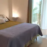Sunkissed And Seasalted House Apartment Melission