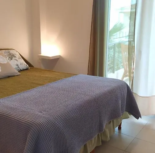 Sunkissed And Seasalted House Appartement Melíssion