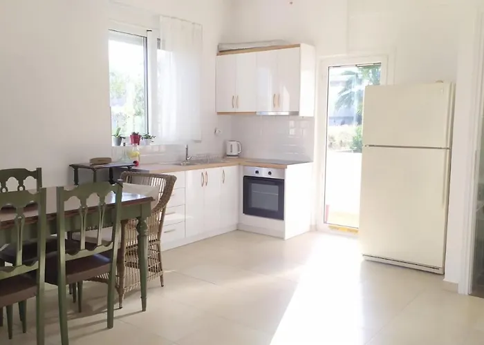 Sunkissed And Seasalted House Appartement Melíssion